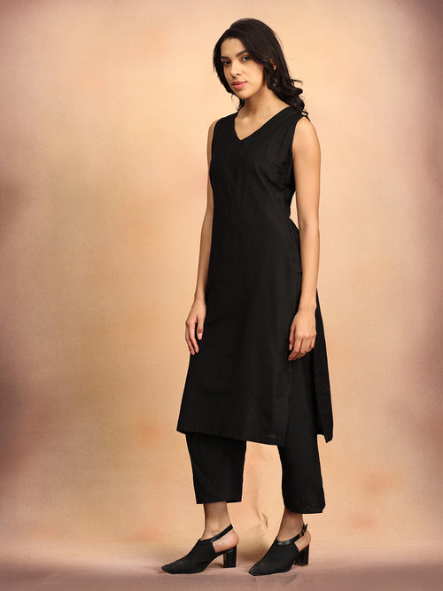 The Modern Muse Women's Shacket Kurta set with Trousers